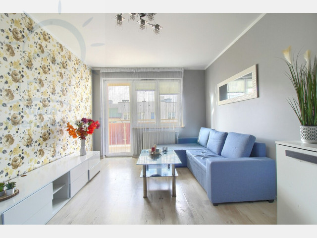 3 pokoje z osobną kuchnią, umeblowane, balkon